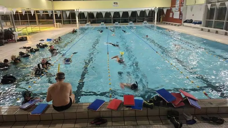 Un soir à la piscine de Kercado